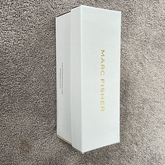 Marc Fisher Finlie sandals - Picture 5 of 5